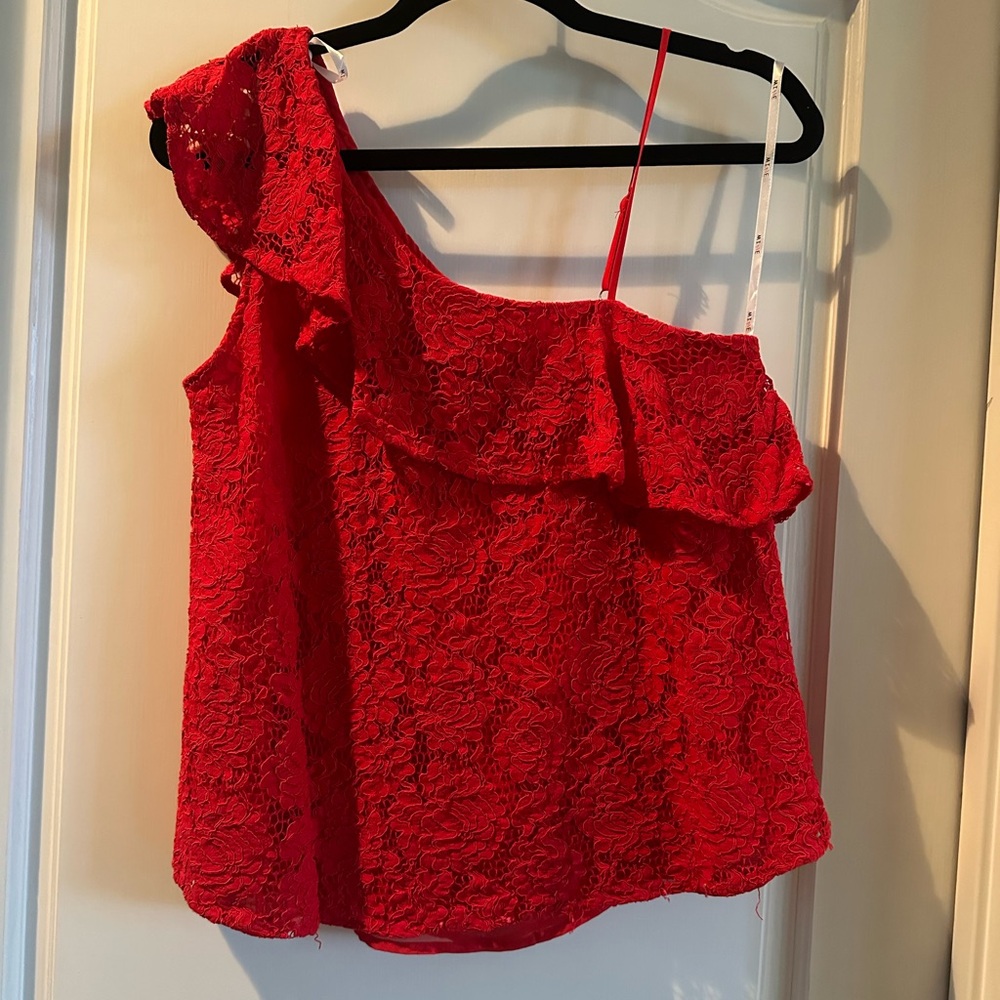 MINE RED LACE ONE SHOULDER TOP